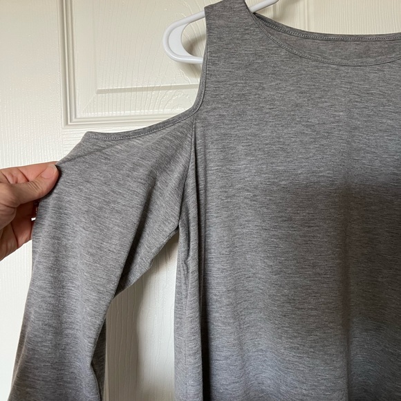 Open Shoulder Top - Picture 5 of 5